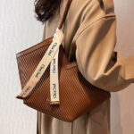 Retro Versatile Shoulder Bag Artificial Leather Purple - Image 5