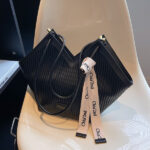 Retro Versatile Shoulder Bag Artificial Leather Black